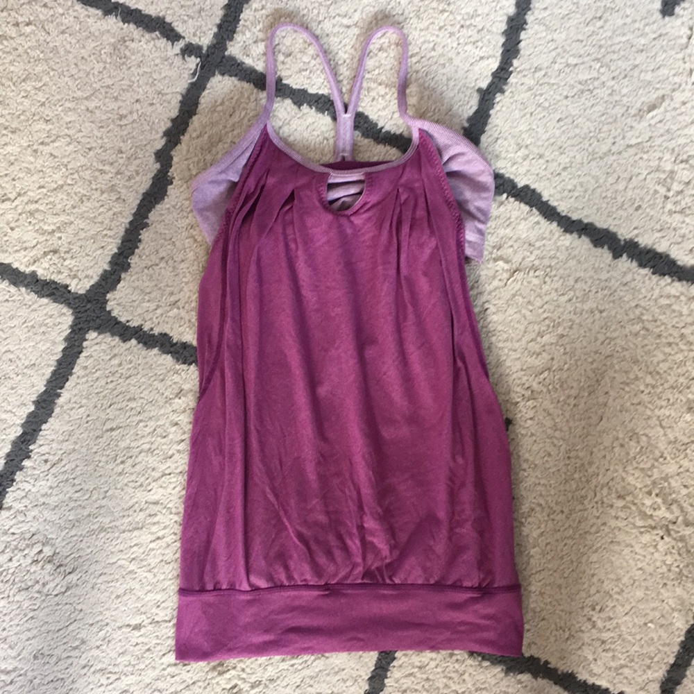 Lululemon | lavender workout top with bra